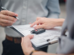 Leasing samochodu osobowego, kredyt czy gotówka? Sprawdź, która forma finansowania jest najlepsza dla Twojej firmy