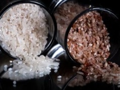 Ten ryż ma najwięcej wartości i jest w każdym sklepie. Polacy ignorują i wybierają przetworzony produkt