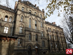 Zabytkowy szpital ma zostać zabezpieczony, a jego dach wyremontowany. Dotychczasowe próby sprzedaży gmachu zakończyły się fiaskiem
