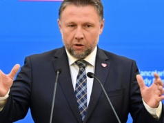 Koniec 800 plus dla wszystkich. Rząd odcina tysiące dzieci od świadczeń