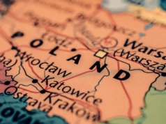 Żółta kartka dla Polski. Fitch nie owija w bawełnę, ekonomiści mu wtórują