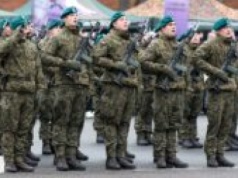 Wojsko zestrzeliło drony nad Polską. Lotniska otwarte, ale pasażerowie muszą to wiedzieć.