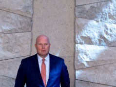 Amerykański ambasador jasno. 