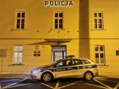 Wystawił na sprzedaż fotelik samochodowy – stracił 2 300 złotych!