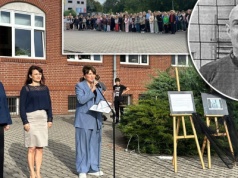 Przejmujące sceny na dziedzińcu szkoły. Popłynęły łzy. 