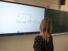 Wyższe nagrody dla nauczycieli, ale niektórzy muszą obejść się smakiem. Związkowcy mówią o 