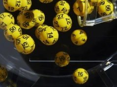 30 lat Lotto gratis albo 570 tys. zł na koncie. Co wybierasz?