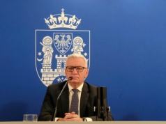Wzburzenie wokół podróży do Izraela. Jaśkowiak: Sytuacja nie jest tak jednoznaczna