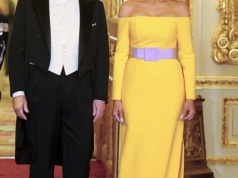 Eskpertka savoir-vivre'u o stylizacji Melanii Trump w Windsorze: Tak się nie siada do stołu