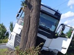 Tragiczny wypadek w Bielanach. Kierowca osobówki nie żyje