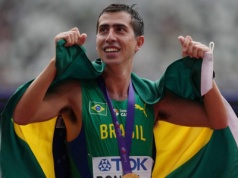 Wygrał, bo bał się reakcji żony. 