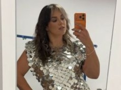 Ewa Farna ODSŁANIA NOGI w cekinowej mini. Internauci: 