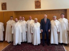 Prezydent Nawrocki rozpoczął wizytę w USA. Jest już w 