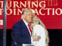 Pogrzeb Charliego Kirka: spektakl i wiec. Komu Trump wypowiedział wojnę?