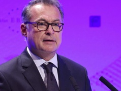 Bundesbank: euro musi wzmocnić swoją pozycję na świecie, choć nie zastąpi dolara