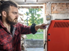 Czy pompa ciepła sprawdzi się w starym budynku? Jak przeprowadzić modernizację?