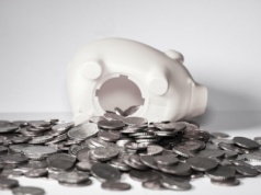Finanse młodych: jak zarabiają, oszczędzają i inwestują pieniądze
