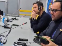 Absurdalne sceny podczas konferencji Realu. Oto co otrzymał Alonso