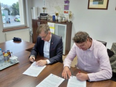Dobra wiadomość dla przyszłych rodziców z gminy Moszczenica. Wójt podpisał ważny dokument