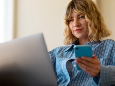 Boty zalewają internet. Fałszywe opinie kosztują konsumentów miliardy