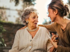 Nie tylko wyższa emerytura. Niemieccy seniorzy żyją zupełnie inaczej niż polscy