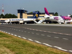 Nielegalni pasażerowie w Wizz Air i Ryanair. Linie mają kłopoty. Nawet 360 tys. zł kary