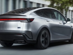 Tak wygląda tania Tesla. W środku będzie ciemno jak w norze