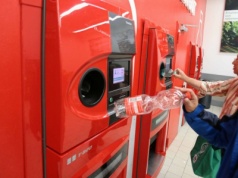 Kaucja za butelki zrujnuje nasze portfele? Ministra wyjaśnia nowy system