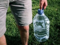Chwalą się ekologią, ale omijają system kaucyjny. 