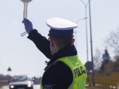 Ten szczegół na oponie zdecyduje, czy policjant puści cię wolno. Mandat to najmniejszy problem