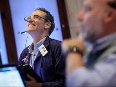 Rząd zamknięty, Wall Street świętuje. Nowy rekord S&P500