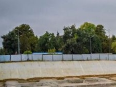 Zamiast biurowca – dziura w ziemi. Burza po decyzji rządu o zamknięciu inwestycji Fabryka