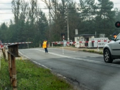 Uszkodzone rogatki na przejeździe kolejowym w Jaworznie