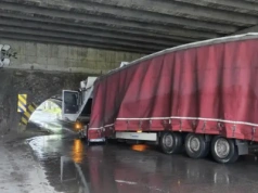 Wiadukt z nietypowym układem, zakaz powyżej 2,4 metra i pełnowymiarowy zestaw