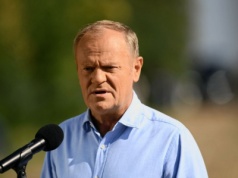 Tusk o zatrzymanym statku ze Sterczewskim. 