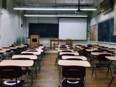 Coraz więcej cudzoziemców w polskich szkołach. Starsi uczniowie znikają z systemu