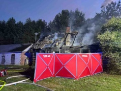 Tragiczny pożar. 82-letni mężczyzna dzwonił po pomoc, zginął w płomieniach