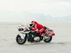 Przesunęli granice prędkości. Ten motocykl zmienia definicję turystyki