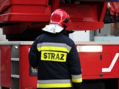 Pali się hala pod Warszawą. Dym widać już z autostrady
