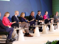Gminy zostały same z problemem tekstyliów. Obowiązek segregacji źle przygotowano