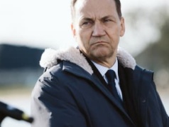 Sikorski kpi z przetrzymywanych przez Izrael aktywistów. Przy okazji zadrwił z powagi MSZ