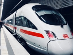 Jechał na gapę. Nagle zatrzymał pociąg jadący z ogromną prędkością