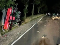 Zderzenie osobówki z ciągnikiem. Ursus w rowie, rolnik w szpitalu