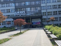 UKEN zamknął kierunek w dniu inauguracji. Studenci dowiedzieli się z maila, wykładowcy z korytarza