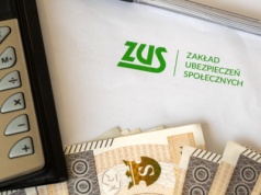 Seniorzy dostaną list z ZUS. Każdy emeryt odczuje zmianę w portfelu