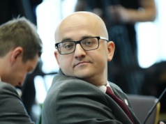 Awantura o wpis w sieci. Policjant nie odpuścił posłowi PiS