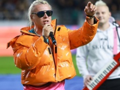 Skolim zaśpiewał przed meczem Ekstraklasy. Tłum na stadionie, ale fani go zagłuszyli