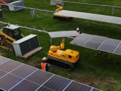 Roboty na farmie słonecznej w Australii. AI instaluje pół miliona paneli szybciej niż ludzie