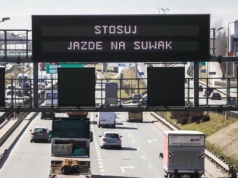 Jazda na suwak to przepis, z którym kierowcy mają problem. Zasada jest jedna