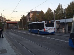 Zatrzymał autobus, by pomóc starszemu rowerzyście. „Nie wszyscy to rozumieją” MPK komentuje znieczulicę pasażerów